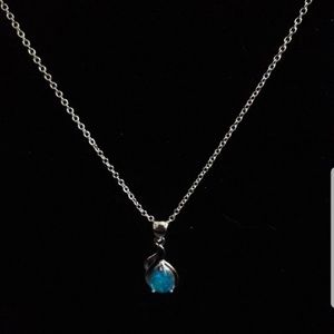 New Fire opal sliver pendant & sliver chain